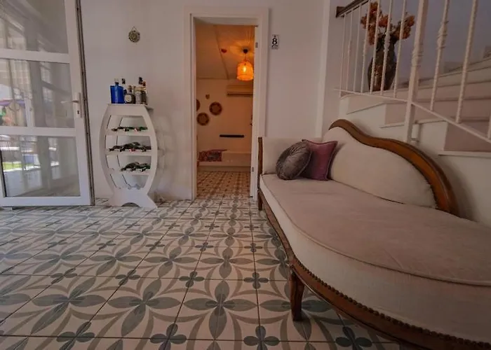 Mor Salkim Konagi Hotel Alacati