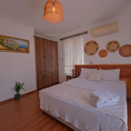 Mor Salkım Konağı
