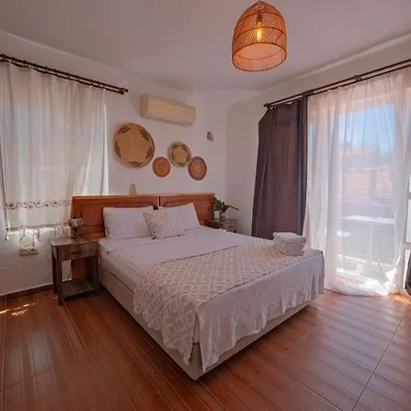 Otel Mor Salkım Konağı *